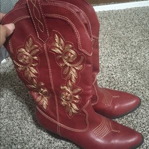Rampage Ladies red cowgirl boots Size 7.5